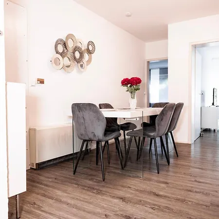 Moderne Wohlfuehlwohnung Nahe Bodensee & Messe شقة تيتنانغ